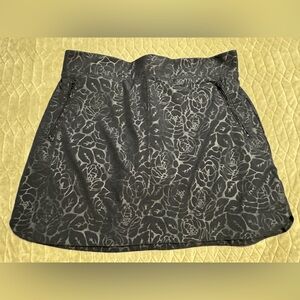 Orvis Charcoal Floral Athletic Skort